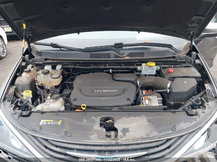 2018 CHRYSLER PACIFICA HYBRID LIMITED 2C4RC1N78JR358531