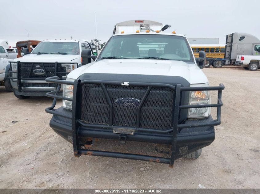 2014 FORD F-350 CHASSIS XL 1FD7W3FT8EEB27035