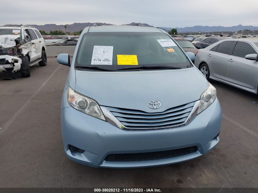 5TDKZ3DC7HS859373 2017 TOYOTA SIENNA, photo no. 11