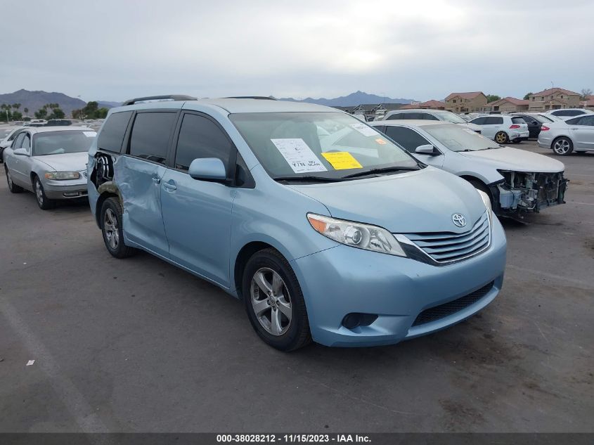 5TDKZ3DC7HS859373 2017 TOYOTA SIENNA, photo no. 1