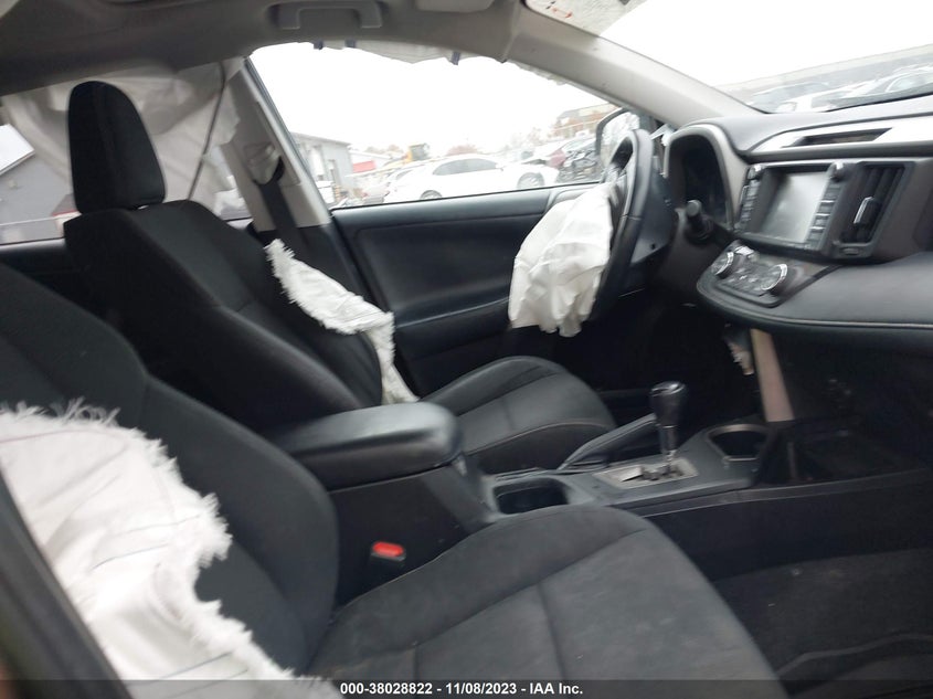 VIN 2T3RFREV1JW844348 2018 TOYOTA RAV4 ADVENTURE/XLE