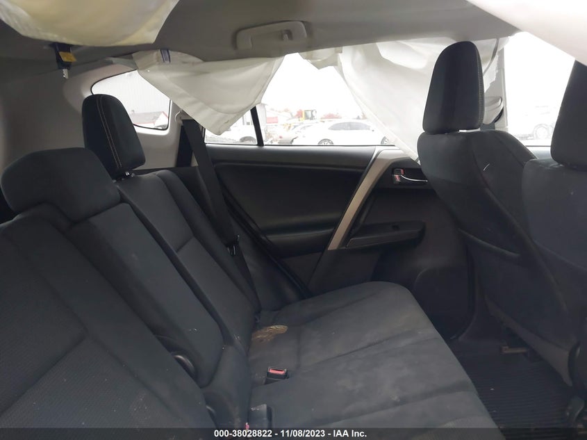 VIN 2T3RFREV1JW844348 2018 TOYOTA RAV4 ADVENTURE/XLE