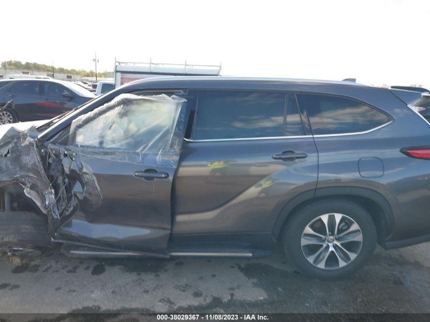 2022 TOYOTA HIGHLANDER XLE - 5TDGZRAHXNS541624