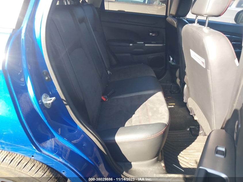 VIN JA4AR3AW4JZ032973 2018 MITSUBISHI OUTLANDER SPORT 2.4 SE