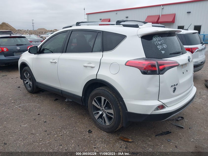 VIN JTMWFREV2JJ729193 2018 TOYOTA RAV4 ADVENTURE/XLE