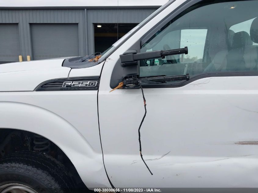 2015 FORD F-250 XL - 1FTBF2B65FEA89600