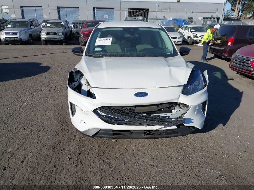 VIN 1FMCU0G62NUB51963 2022 FORD ESCAPE SE