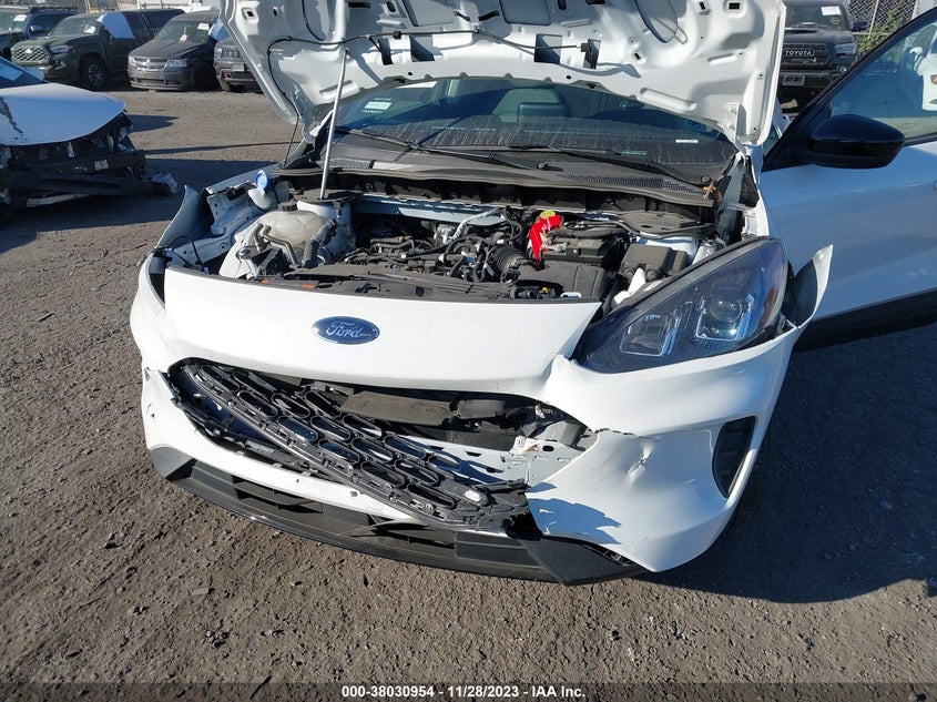VIN 1FMCU0G62NUB51963 2022 FORD ESCAPE SE
