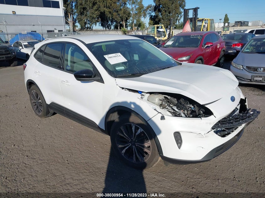 VIN 1FMCU0G62NUB51963 2022 FORD ESCAPE SE