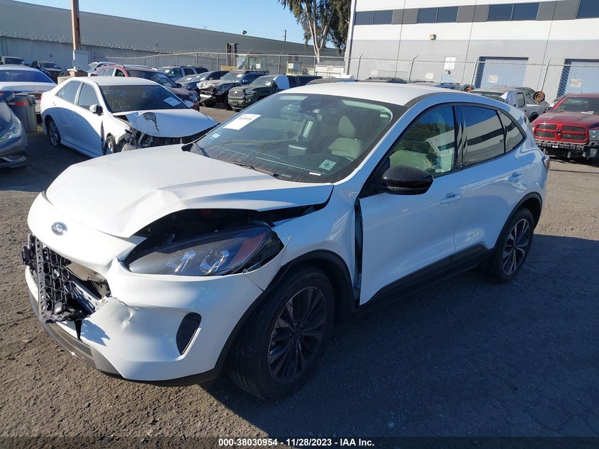 VIN 1FMCU0G62NUB51963 2022 FORD ESCAPE SE