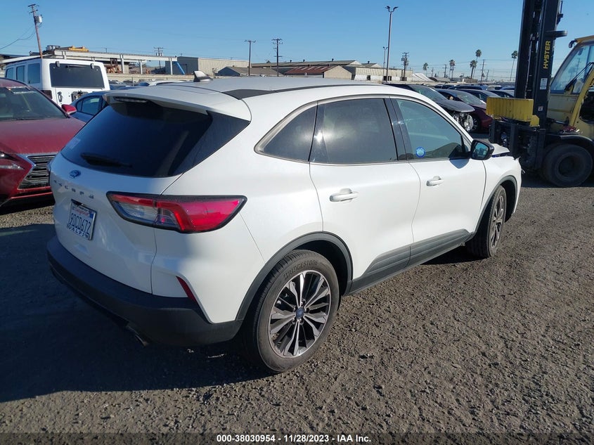 VIN 1FMCU0G62NUB51963 2022 FORD ESCAPE SE