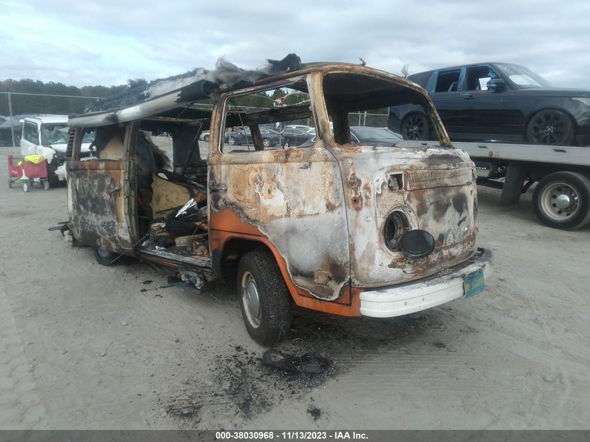 1974 VOLKSWAGEN VANAGON (CANADA)