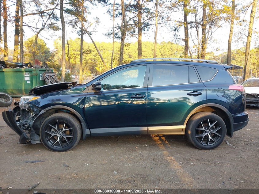VIN 2T3JFREVXJW775544 2018 TOYOTA RAV4 SE