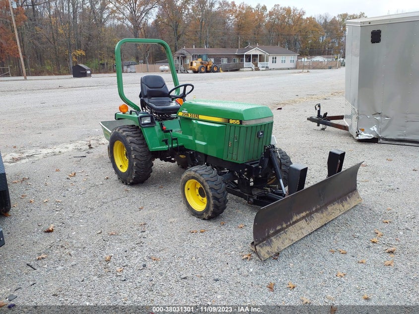 1996 JOHN DEERE TRACTOR
