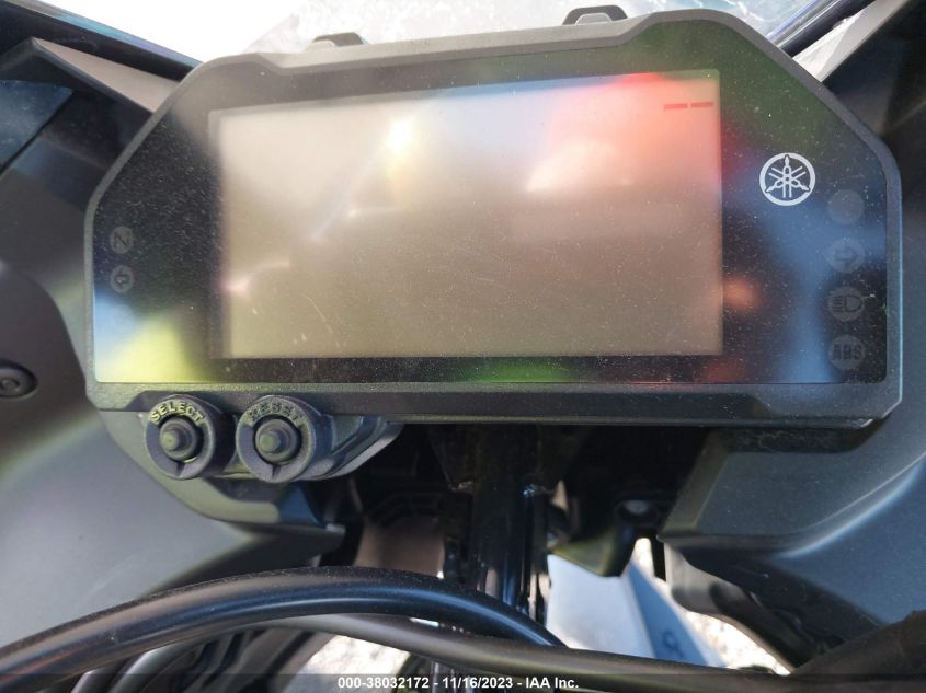 2023 YAMAHA YZFR3 A MH3RH18Y9PK009635