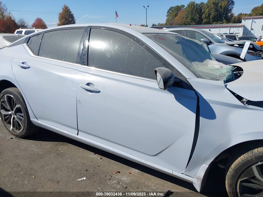 VIN 1N4BL4CV8RN322745 2024 NISSAN ALTIMA SR