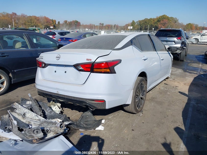 VIN 1N4BL4CV8RN322745 2024 NISSAN ALTIMA SR