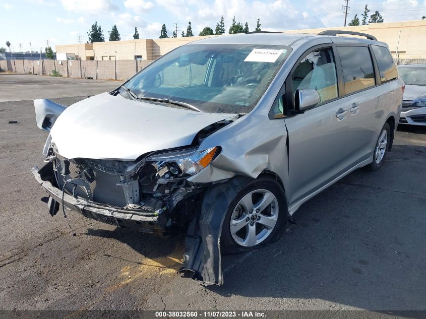 5TDKZ3DC9LS076421 2020 TOYOTA SIENNA, photo no. 2