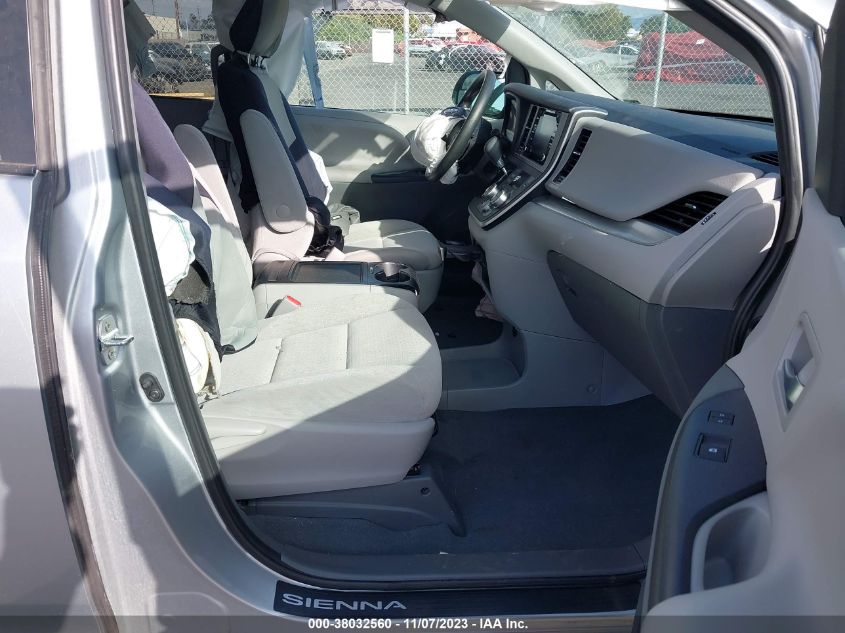 5TDKZ3DC9LS076421 2020 TOYOTA SIENNA, photo no. 5