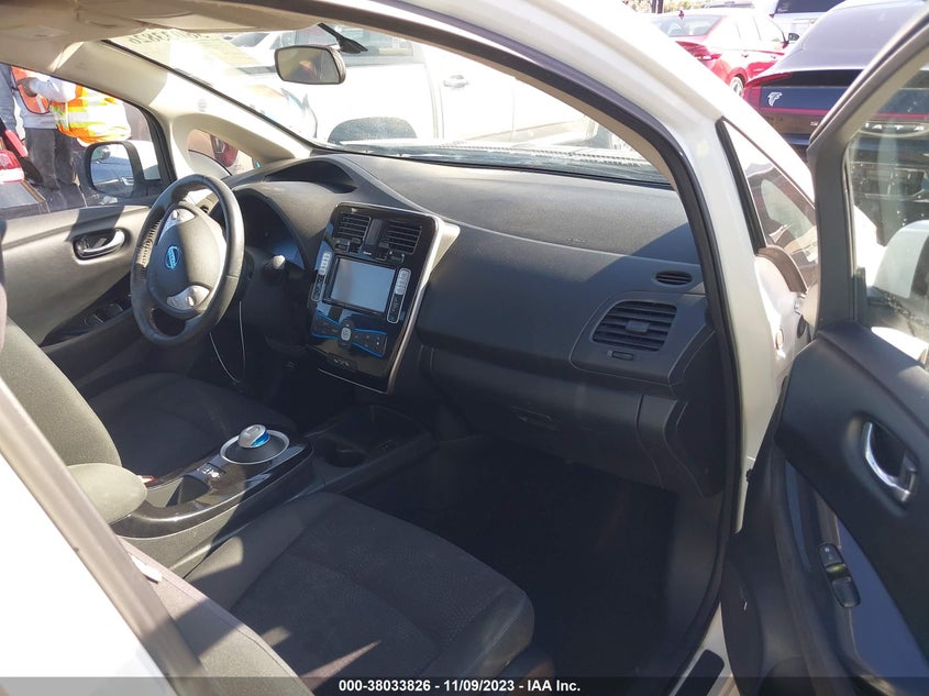 VIN 1N4BZ0CP9HC307268 2017 NISSAN LEAF SV