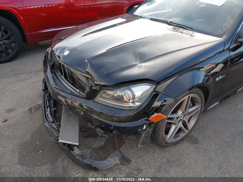 2013 MERCEDES-BENZ C 63 AMG WDDGF7HBXDA744089