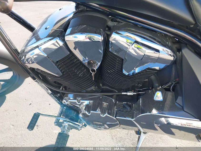 2017 HONDA VT1300 CX - JH2SC6120HK200385