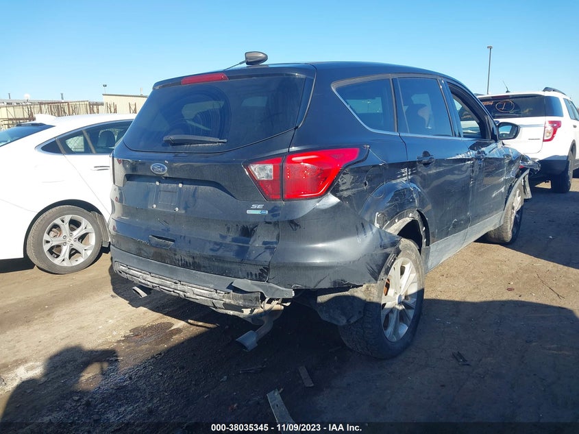VIN 1FMCU9GD3KUB14662 2019 FORD ESCAPE SE