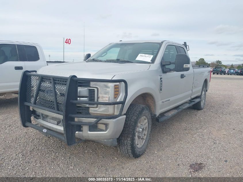 1FT7X2BT0KED92920 Ford F-250 XLT 2