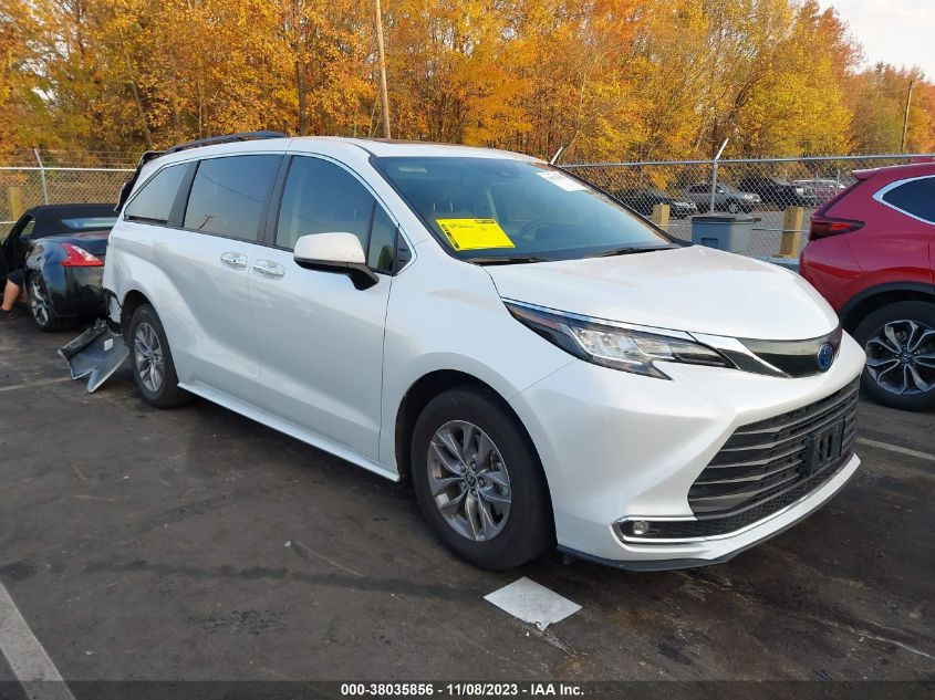 TOYOTA-SIENNA-5TDYRKEC8NS101721