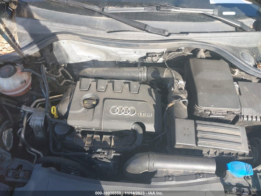 VIN WA1ECCFS7JR025962 2018 AUDI Q3 PREMIUM