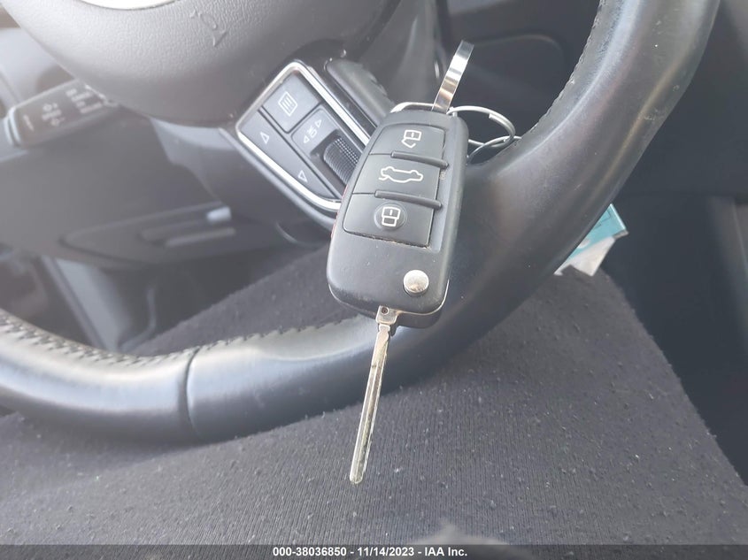 VIN WA1ECCFS7JR025962 2018 AUDI Q3 PREMIUM