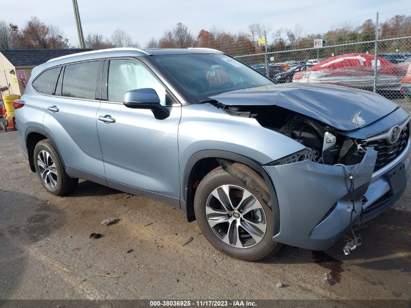 2022 TOYOTA HIGHLANDER XLE - 5TDHZRBH6NS214835