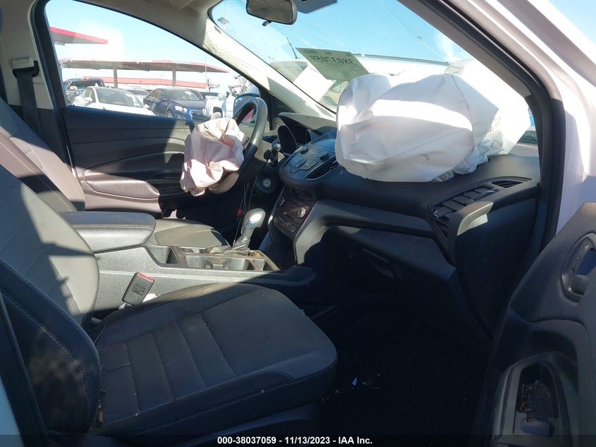 VIN 1FMCU0F72KUC55326 2019 FORD ESCAPE S