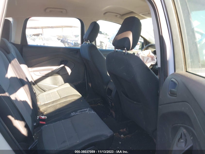 VIN 1FMCU0F72KUC55326 2019 FORD ESCAPE S
