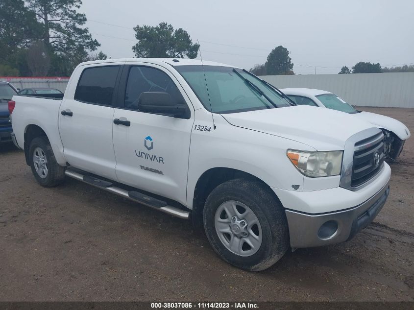2013 TOYOTA TUNDRA 2WD TRUCK CREWMAX SR5 - 5TFEM5F12DX058017