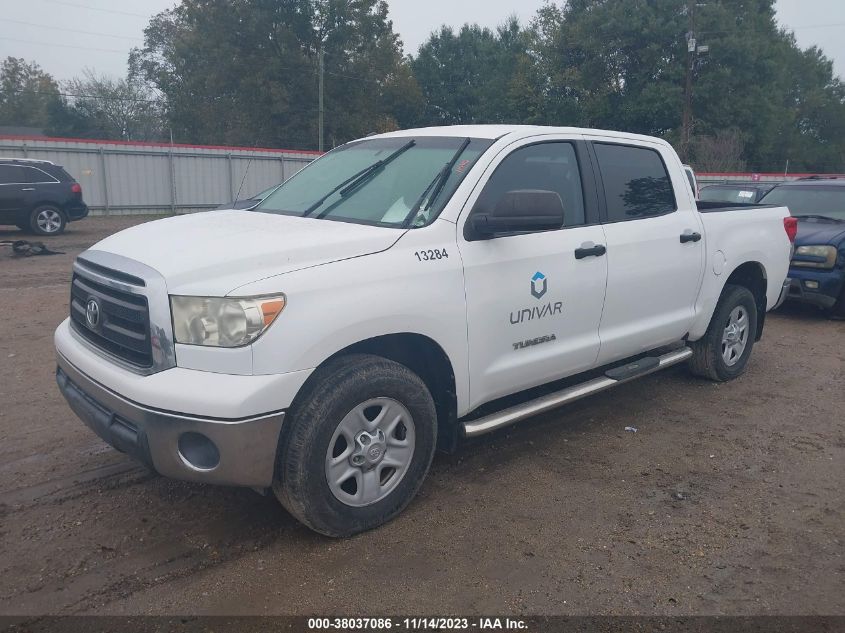 2013 TOYOTA TUNDRA 2WD TRUCK CREWMAX SR5 - 5TFEM5F12DX058017