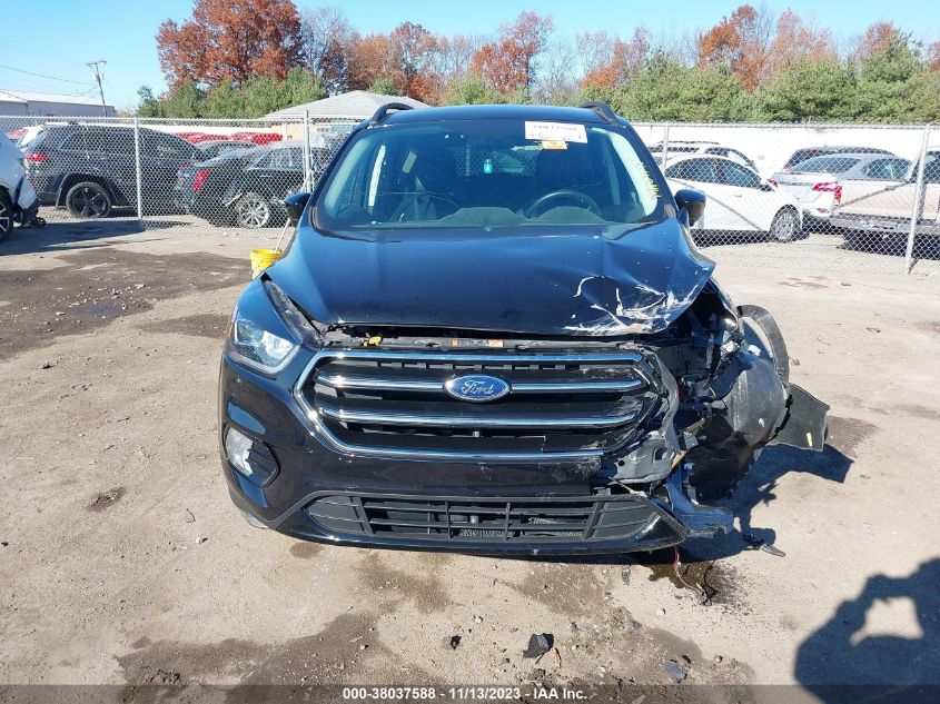 2019 FORD ESCAPE SE - 1FMCU9GD5KUB22438