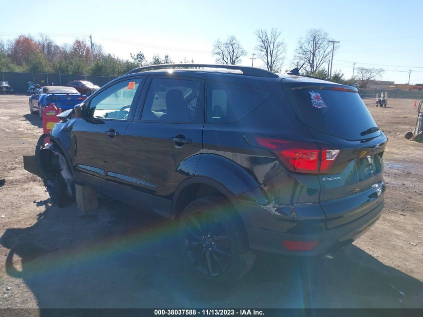 2019 FORD ESCAPE SE - 1FMCU9GD5KUB22438