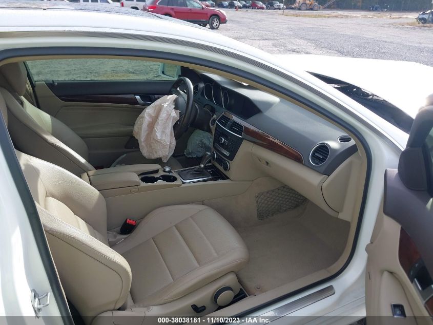 2015 MERCEDES-BENZ C 250 WDDGJ4HB3FG364993