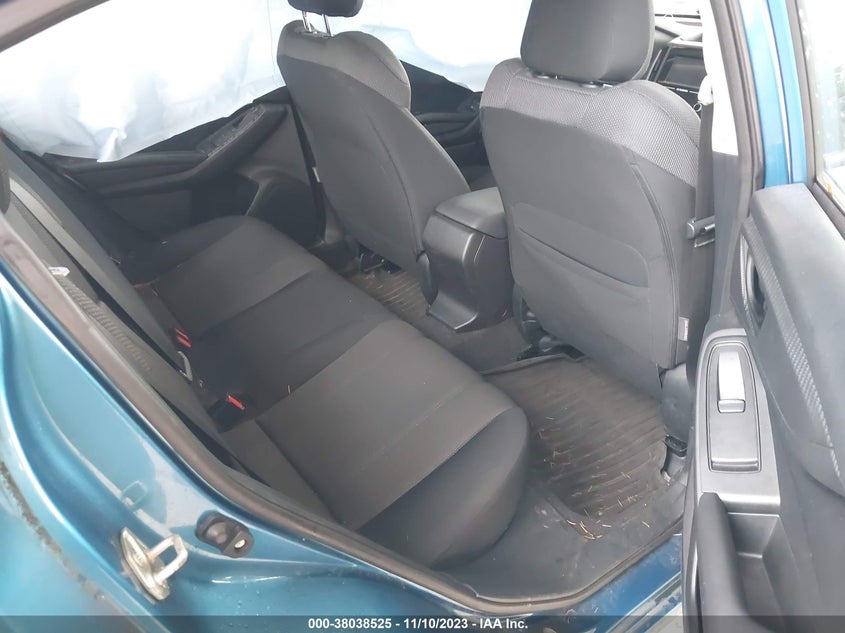 VIN 4S3GKAA67J3611256 2018 SUBARU IMPREZA