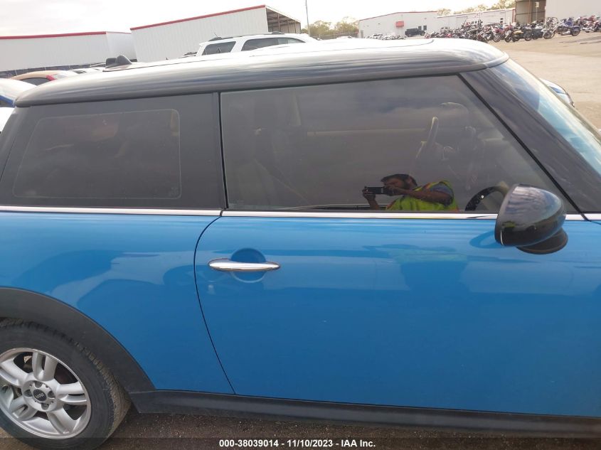 2013 MINI HARDTOP COOPER - WMWSU3C56DT688450