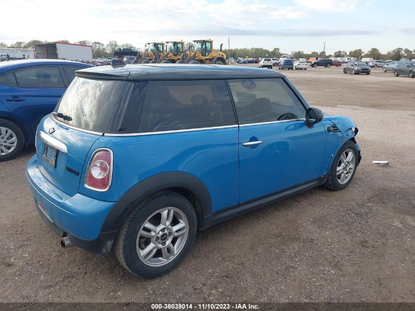 2013 MINI HARDTOP COOPER - WMWSU3C56DT688450