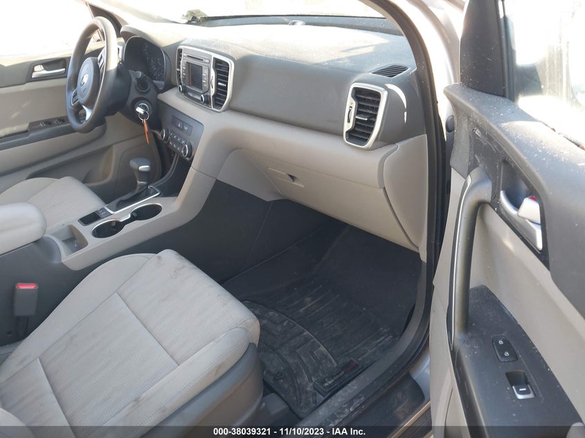 VIN KNDPMCAC1K7608391 2019 KIA SPORTAGE LX