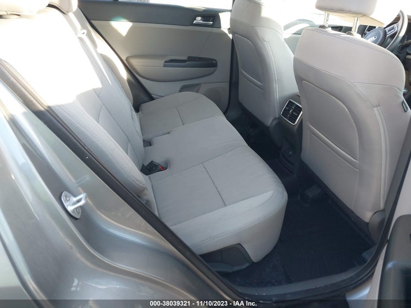 VIN KNDPMCAC1K7608391 2019 KIA SPORTAGE LX