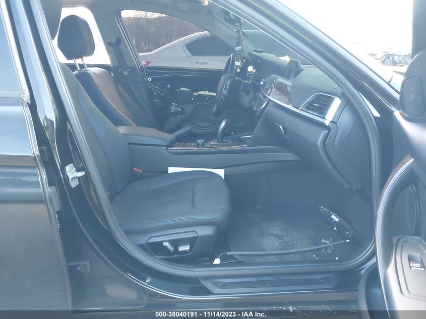 VIN WBA8A3C33HK693148 2017 BMW 320I XDRIVE