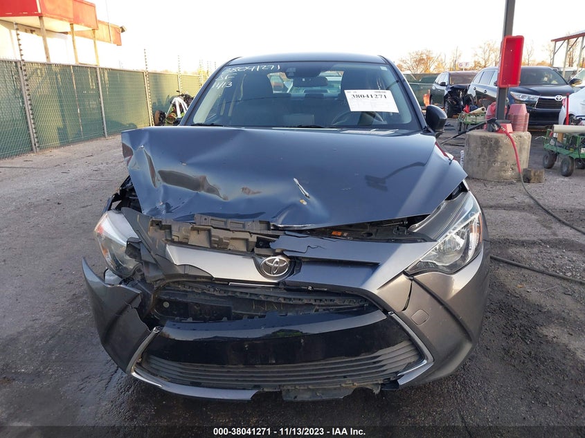 VIN 3MYDLBYV3JY327019 2018 TOYOTA YARIS IA