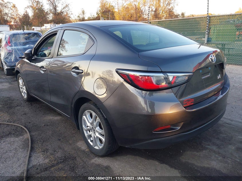 VIN 3MYDLBYV3JY327019 2018 TOYOTA YARIS IA