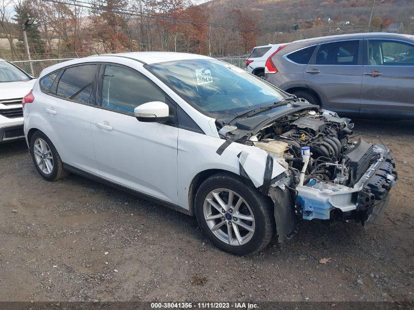 2015 FORD FOCUS SE - 1FADP3K29FL276039