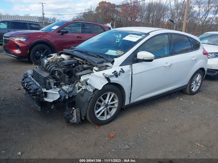 2015 FORD FOCUS SE - 1FADP3K29FL276039