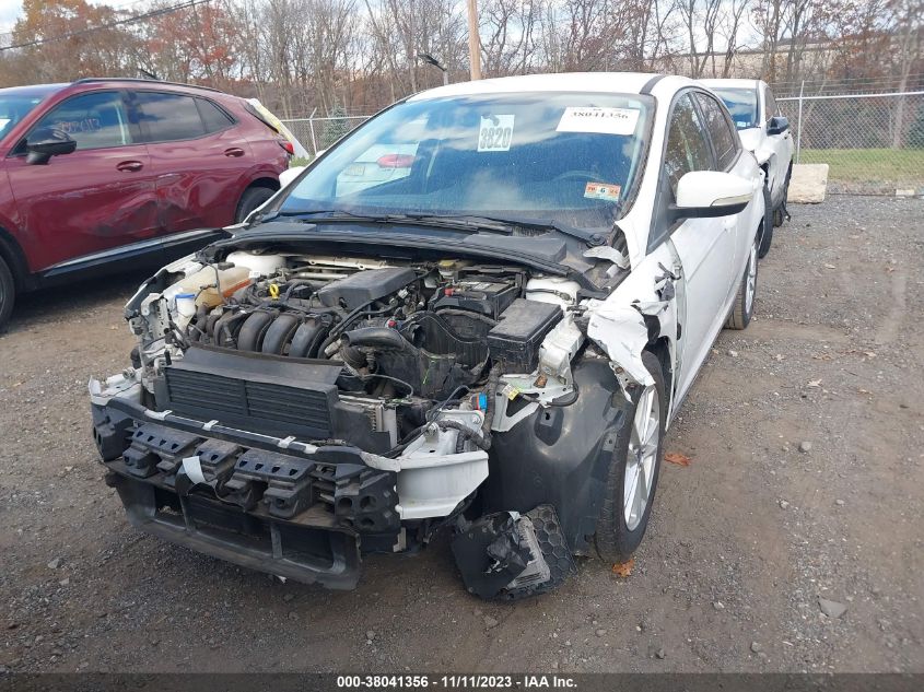 2015 FORD FOCUS SE - 1FADP3K29FL276039